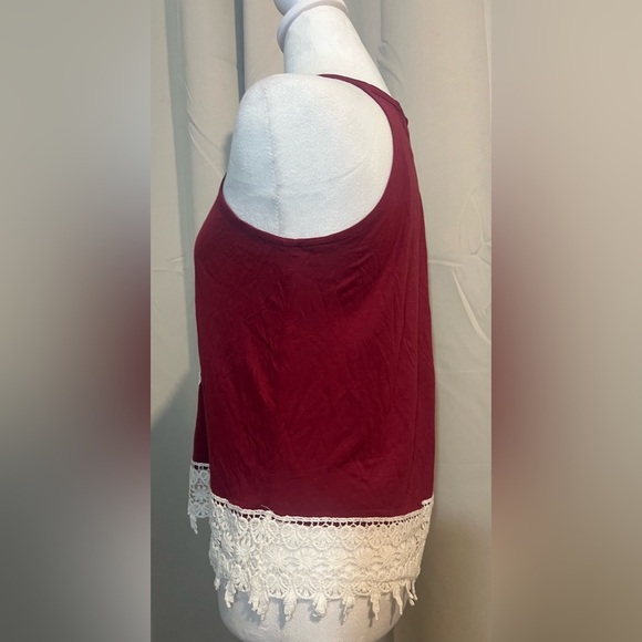 RUE 21 Junior Sleeveless Blouse with Embroidery Detail - Picture 2 of 4